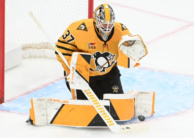 "Penguins" pēc trīs zaudējumiem Stenlija kausa izšķirošajā mačā vārtus uzticēs Šilovam