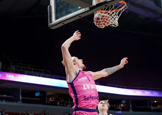 "Rīgas zeļļi" atgūstas pēc pirmā zaudējuma un izlīdzina sērijas rezultātu, sakaujot valmieriešus