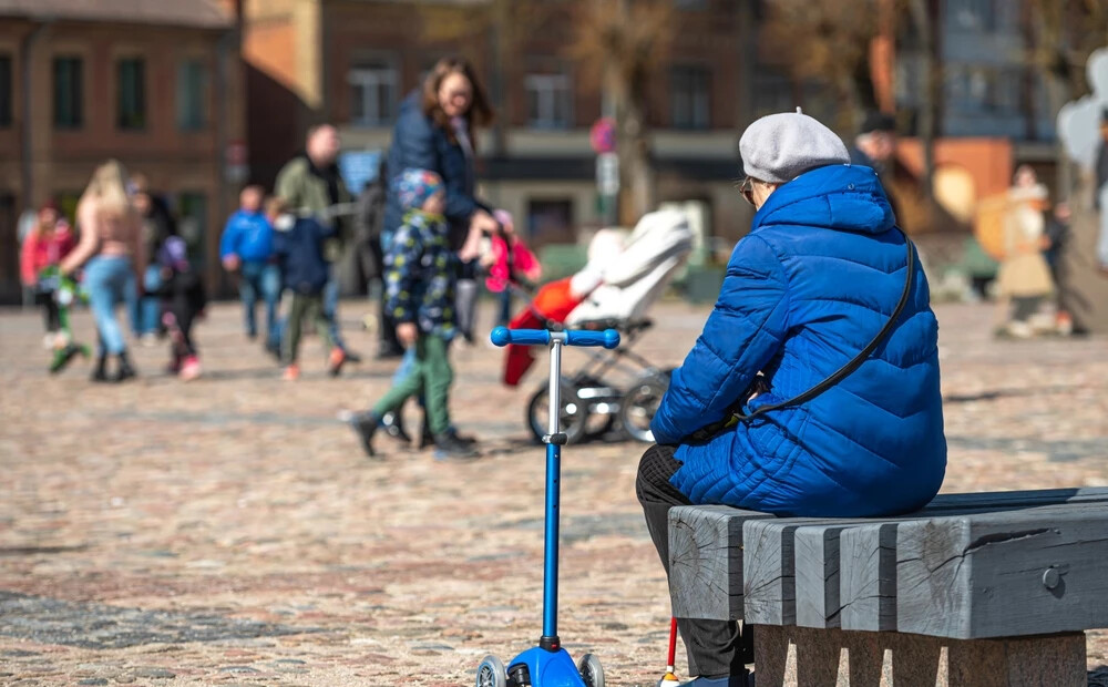 Iziešana no mājas var palīdzēt iekustināt emocijas, ja moka vientulība, skaidro Cēsu klīnikas psiholoģe Inga Jurševska