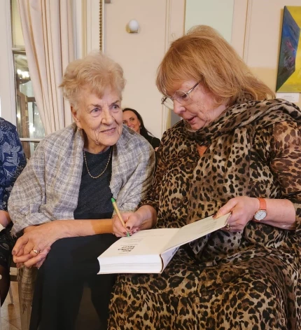 Kopā ar Dzintru Geku 2024.gada fonda “Sibīrijas bērni” pasākumā. Foto: no privātā arhīva