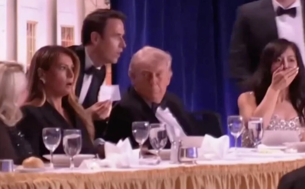 Baltā nama korespondentu vakariņās izcēlusies apšaude. Tramps ticis evakuēts. VIDEO