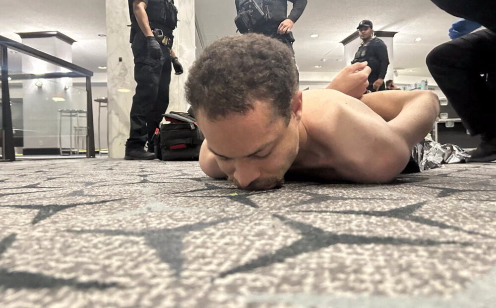 Vīrietis, kurš Baltā nama korespondentu vakariņu laikā sarīkoja apšaudi, vēl nesen tika atzīts par “mēneša pasniedzēju”