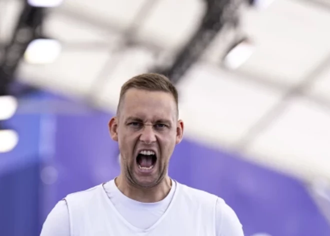 Lasmaņa pārstāvētā "Shanghai" komanda piedzīvo zaudējumu sezonas pirmā "Masters" turnīra ceturtdaļfinālā