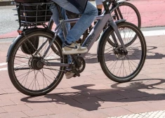 В Латвии хотят поменять закон в отношении прав на управление электровелосипедом