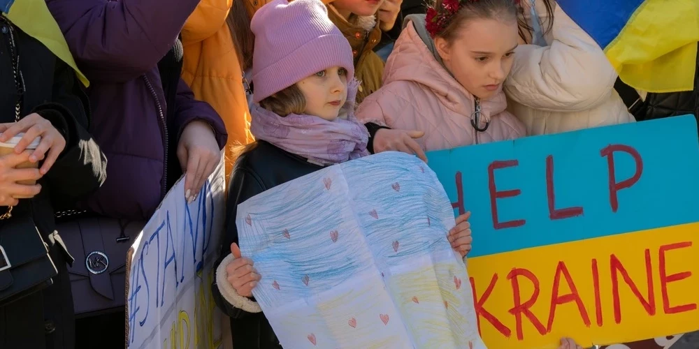 Украина пытается вернуть своих детей.