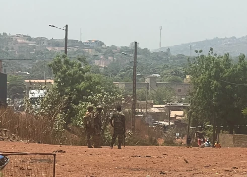 Nedēļas nogalē visā valstī notika koordinēti džihādistu kaujinieku un separātistu nemiernieku uzbrukumi.