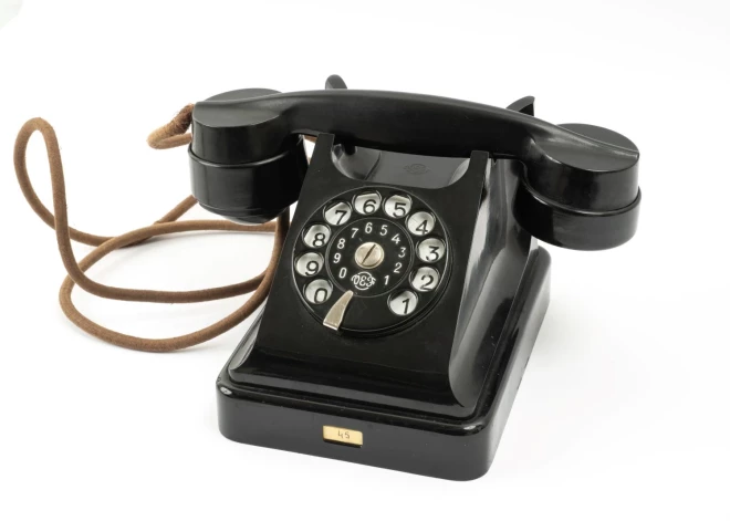 Unikālas vēstures liecības: karš Ogrē un Liepājā, aizmirstie telefoni, Daugavpils tramvajs: izstāžu ceļvedis