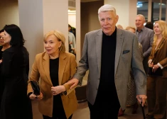 ФОТО: известные в обществе люди посетили премьеру спектакля "Предательство" в Театре Чехова