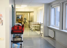 Austrumu slimnīcā darba vietā miris atrasts slimnīcas darbinieks; notikuma vietā strādā policija