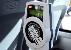 В общественном транспорте Риги готовят новую систему оплаты: билеты заранее покупать будет не обязательно