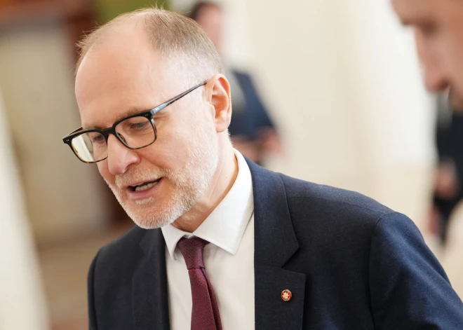 У министра обороны Андриса Спрудса стало меньше доходов, чем годом ранее: что известно из новой декларации