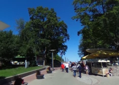 У концертного зала "Дзинтари" планируют снести общественный туалет: что появится вместо него