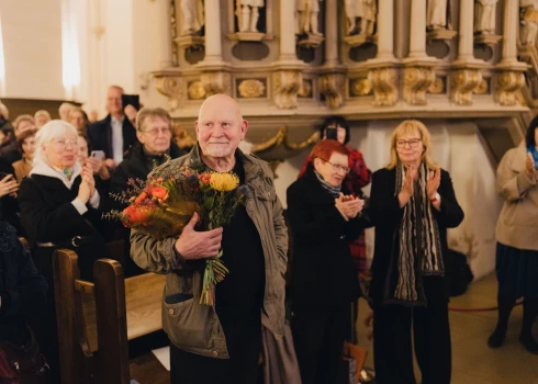  Pētera Vaska talanta cienītāji pulcējās Rīgas Domā, lai godinātu komponistu 80 gadu jubilejā.