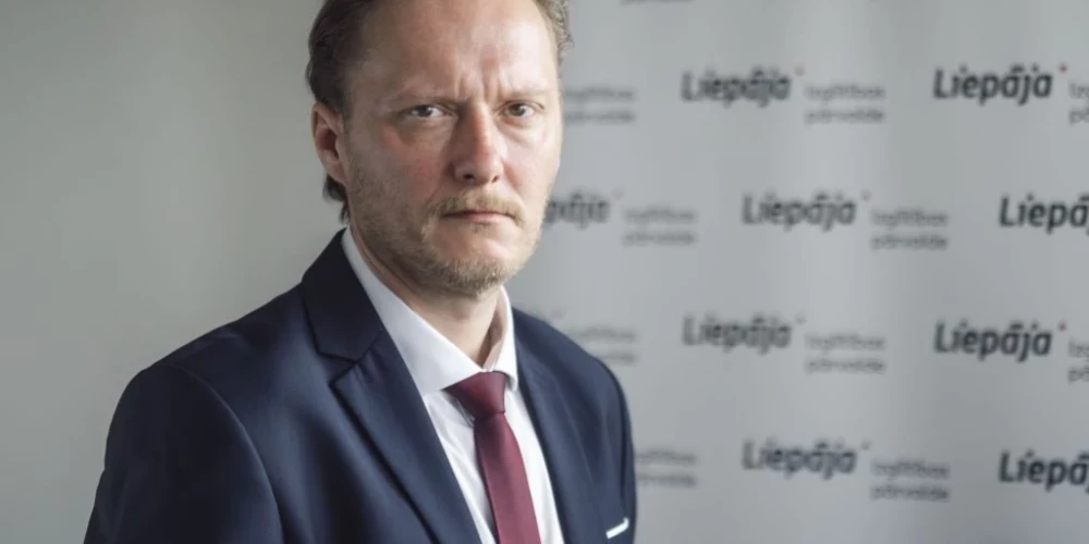 Svens Renemanis: “Redzu skolu kā profesionāli spēcīgu, atvērtu un sabiedrībai nozīmīgu izglītības iestādi, kurā bērni un jaunieši attīsta ne tikai muzikālās prasmes, bet arī radošumu, disciplīnu un piederības sajūtu."