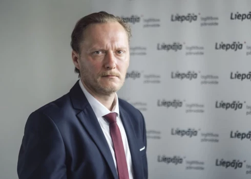 Svens Renemanis: “Redzu skolu kā profesionāli spēcīgu, atvērtu un sabiedrībai nozīmīgu izglītības iestādi, kurā bērni un jaunieši attīsta ne tikai muzikālās prasmes, bet arī radošumu, disciplīnu un piederības sajūtu."
