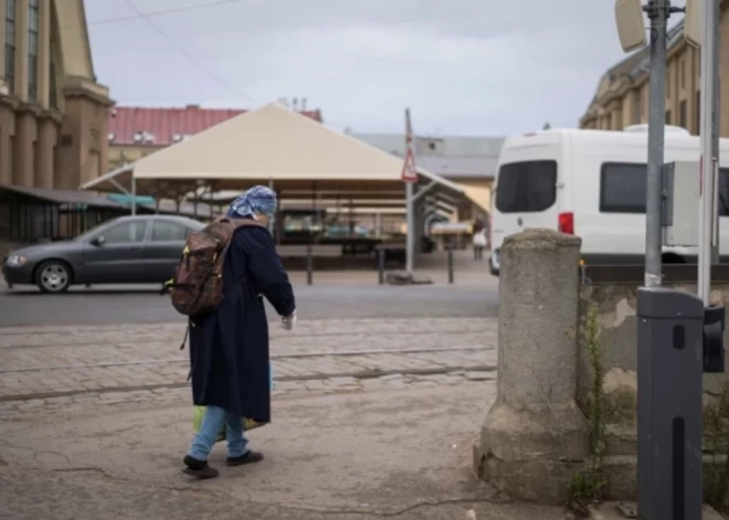 Dzīve ar 425 eiro mēnesī: šajā pavasarī Latvijā palielinājies nabadzīgo cilvēku skaits