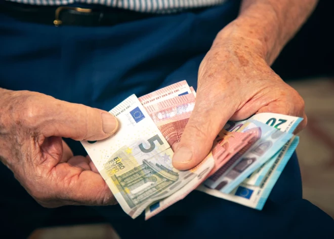 Koalīcijā nav vienprātības par iespēju pensiju 2. līmeņa naudu tērēt ārstēšanai