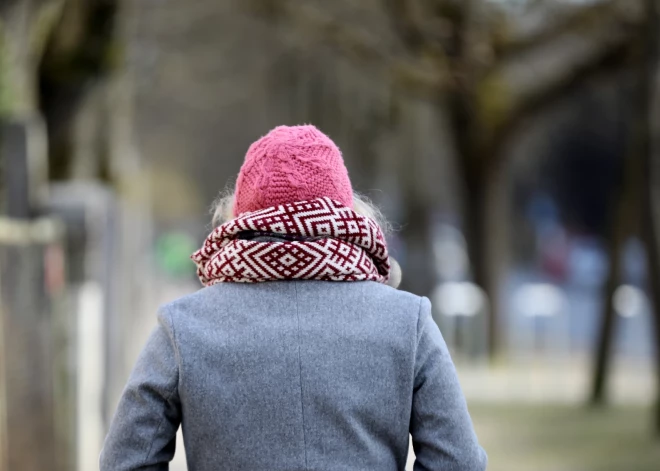 Солнце обманет: во вторник в Латвии сохранится холод и порывистый ветер