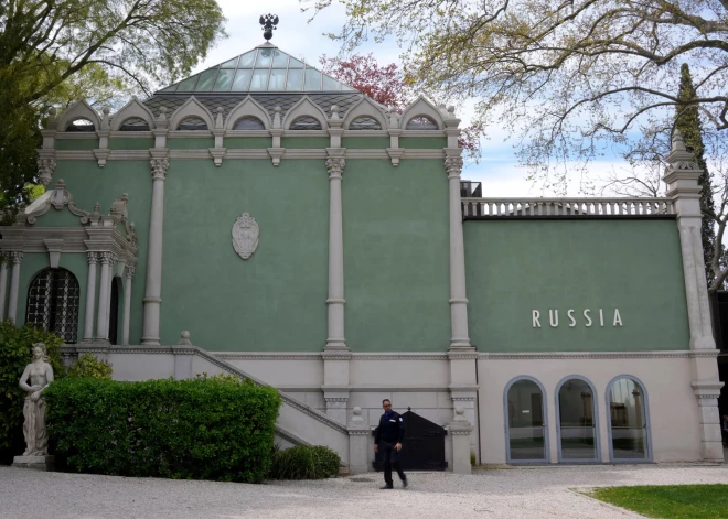 Latvijā liedz ieceļot Krievijas biennāles pārstāvjiem, tostarp Lavrova meitai