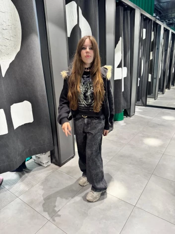 Valsts policija meklē bezvēsts prombūtnē esošo Keriju Gabrielu Balzeri.