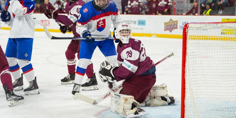 Latvijas U-18 hokejisti pasaules čempionāta pēdējā grupas spēlē piedzīvo zaudējumu.