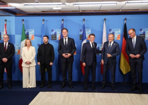 NATO samits Hāgā. 