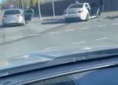 VIDEO: Rīgā, Piedrujas un Pildas ielas krustojumā, avarējušas divas automašīnas