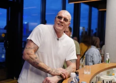 Kaspara Kambalas bijusī sieva Džesika, komentējot Jauns.lv rakstu, Latvijas basketbola leģendu nodēvē par narkomānu un noziedznieku