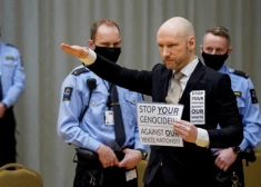 Norvēģijas masu slepkava trešo reizi oficiāli maina vārdu un uzvārdu