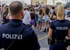 Austrijā sākas tiesa lietā par terorakta plānošanu Sviftas koncertā