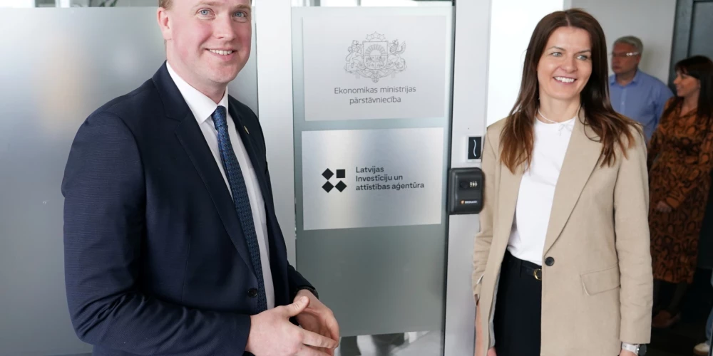 Ekonomikas ministrs Viktors Valainis un Latvijas Investīciju un attīstības aģentūras direktore Ieva Jāgere piedalās Ekonomikas ministrijas pārstāvniecības Jelgavā atklāšanas pasākumā.