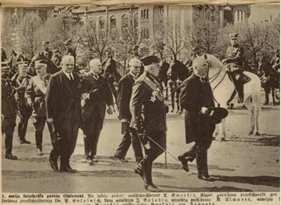 1934. gada 1. maijā Kārlis Ulmanis vēl piedalījās militārajā parādē par Satversmes sapulces sasaukšanas dienai (no žurnāla “Atpūta”).