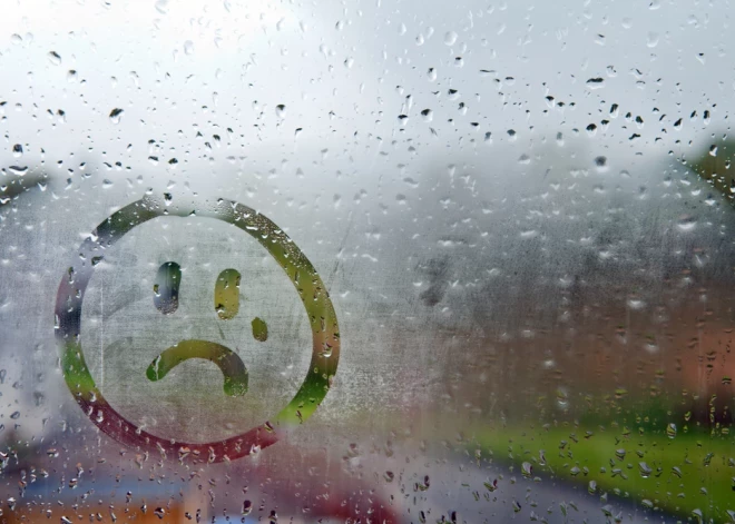 Vecāki pamatīgā reibumā: Rēzeknes novadā glābj šausmīgos apstākļos novārtā atstātu slimu mazuli