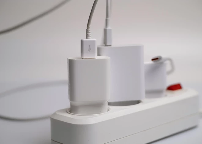 Elektriķi nosauc 5 ierīces, kuras nekad nevajadzētu pieslēgt pagarinātājam