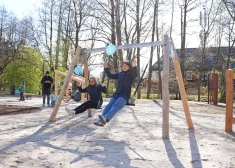 ФОТО: Рига обновляет Марупитский лесопарк - после детской площадки появятся мосты, спортзоны и площадка для собак