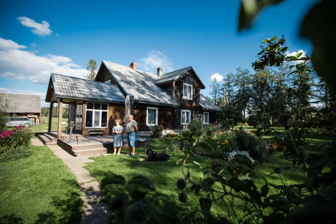 “Lukaušu” saimnieces Daces Caunes mīlestība ir puķes.