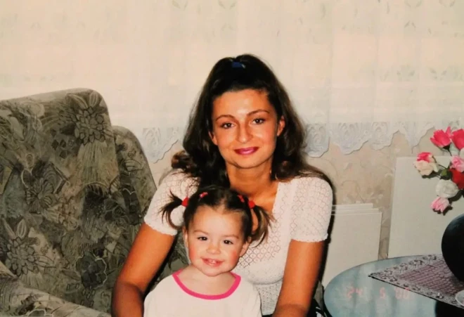 Katrīna visu bērnību cīnījās ar dzemdību traumas sekām.