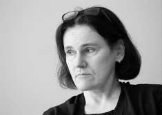 Aizsaulē devusies māksliniece, Latvijas Radošo savienību valdes priekšsēdētāja Inga Brūvere