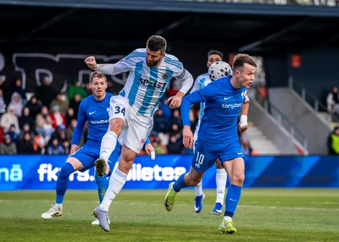 RFS mērojas spēkiem ar "Riga" (foto: Sanita Ieva Sparāne / FC RFS)