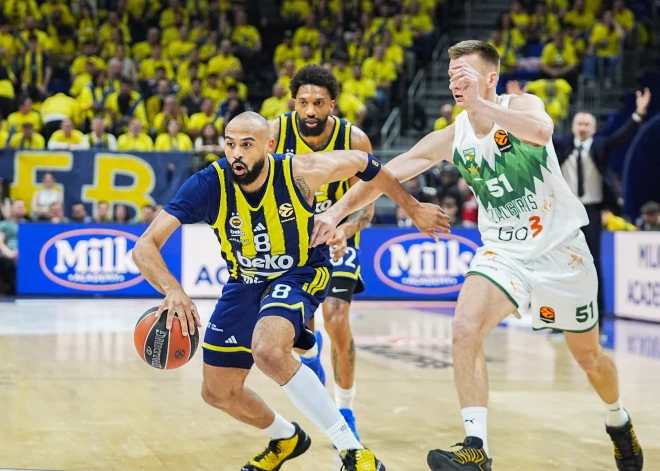 "Fenerbahce" ar uzvaru pār "Žalgiri" sāk Eirolīgas "play-off", līksmo arī grieķu "Olympiacos" un "Panathinaikos"
