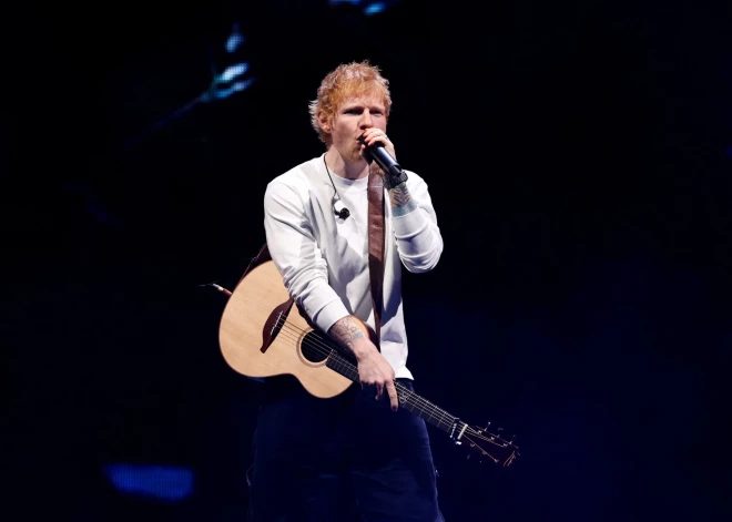 Pasaulslavenais mūziķis Eds Šīrans radikāli mainījis izskatu un izsakās par pārmaiņām dzīvē