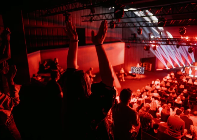 Iemīļotais šovs “Es mīlu tevi, Latvija!” atgriežas pie skatītājiem — šoreiz LTV