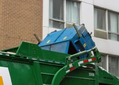 “Eco Baltia vide” komentē traģēdiju Purvciemā, kur uzņēmuma atkritumu vedējs sabrauca sievieti