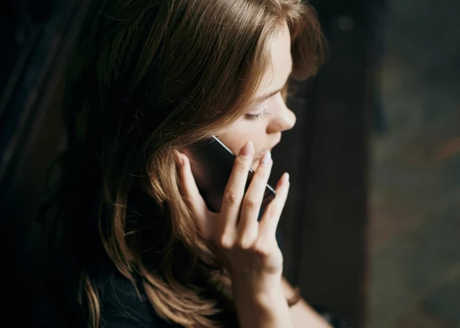 Латвийский оператор мобильной связи утверждает, что от других операторов к нему сбежало много клиентов 