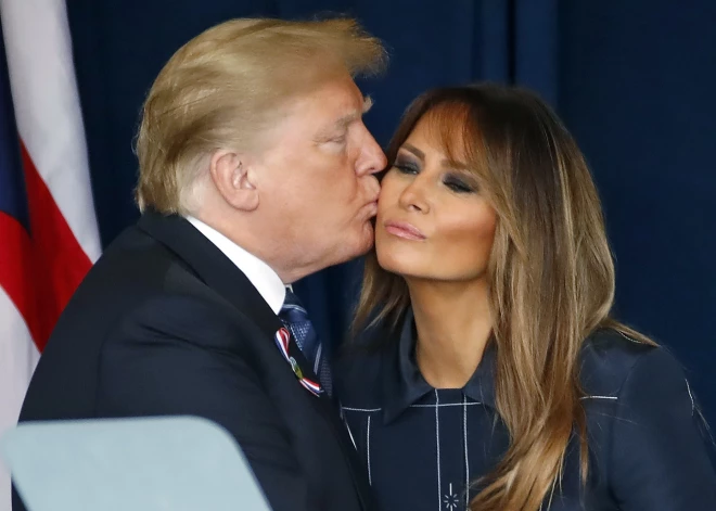 "Jūs starojat kā topošā atraitne": Melānijai Trampa kritusi soctīklotāju nežēlastībā