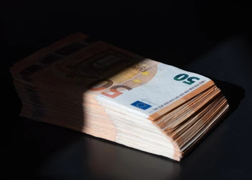 Iniciatīvu par virsstundu piemaksu samazināšanas apturēšanu nodod Saeimas Sociālo un darba lietu komisijai.