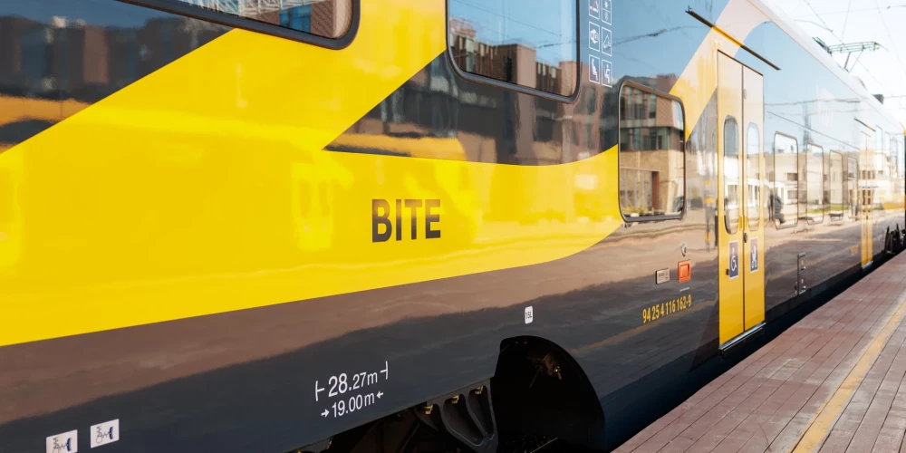 Pirmajiem četriem Latvijā kursējošajiem pasažieru elektrovilcieniem piešķirti vārdi. 