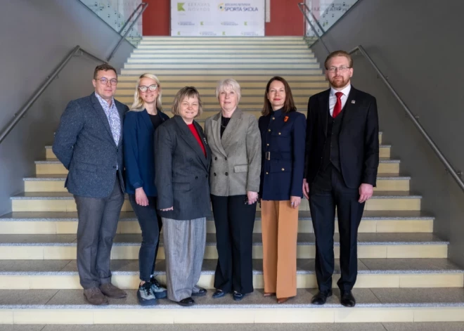 Saeimas deputāti iepazinušies ar vides pieejamību Ķekavas un Baložu vidusskolās