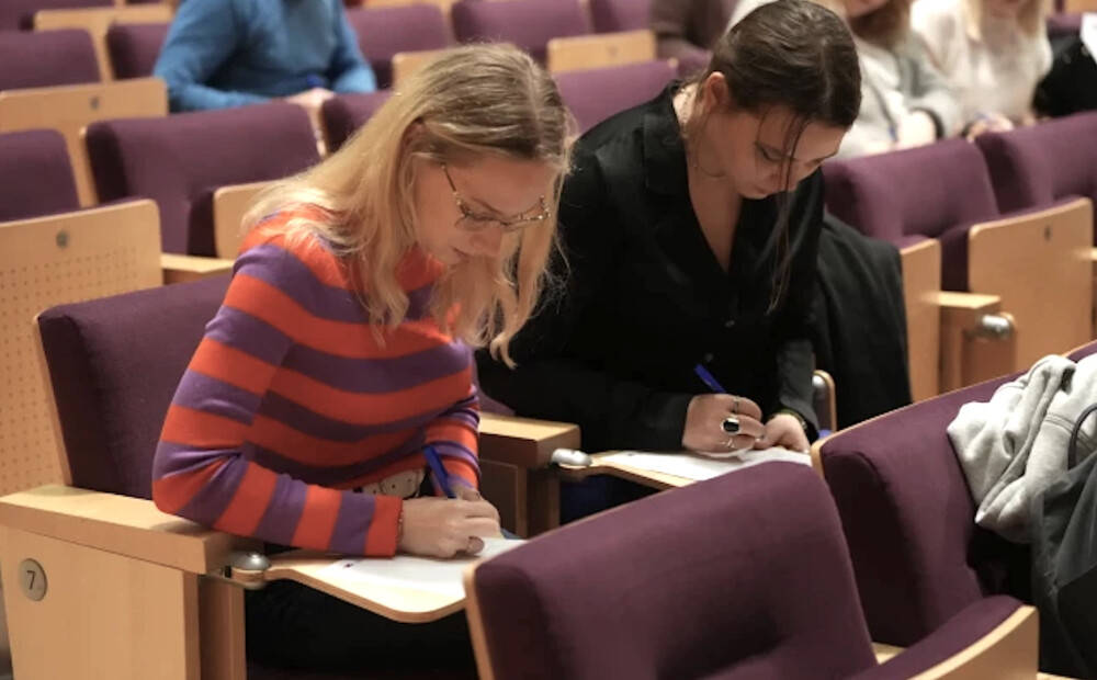 IZM brīdina: līdz 2040. gadam jauniešu skaits Latvijā vidējās izglītības sistēmā varētu sarukt uz pusi