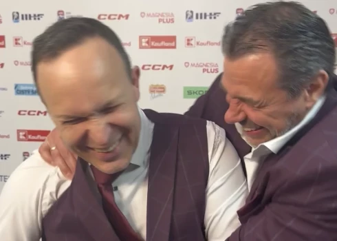 Latvijas U-18 hokeja izlases galvenais treneris Oļegs Sorokins ļāvis vaļu emocijām.